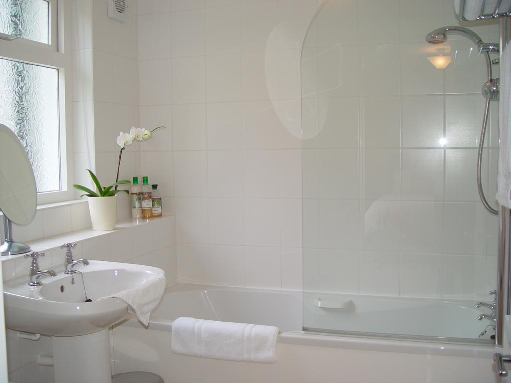 Kennels Cottage Stirling Room photo